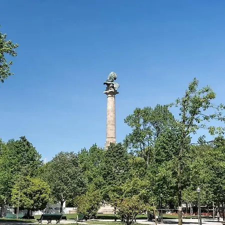 Julio Dinis Apartman *